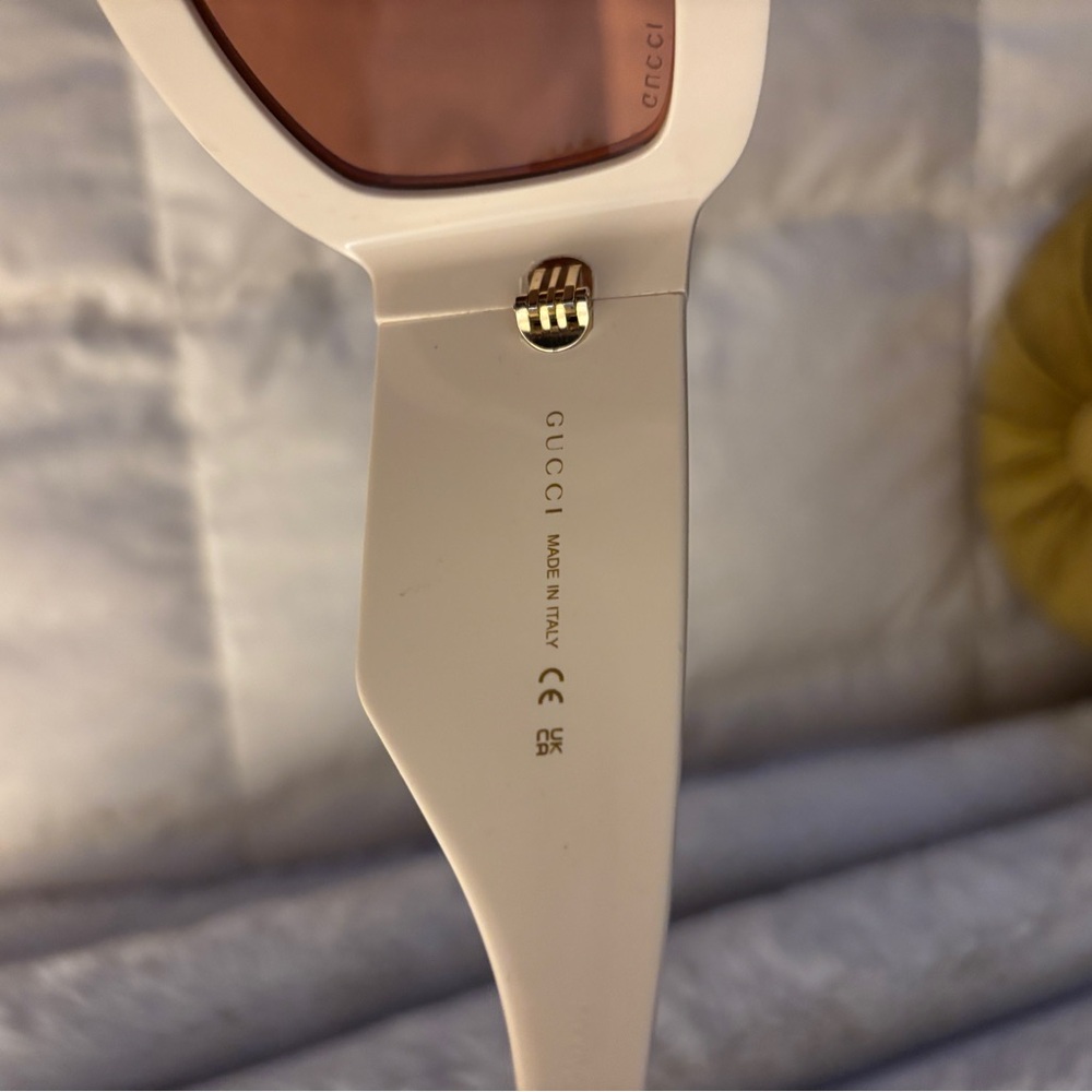 Gucci White and Orange Logo Sunglasses - Picture 4 of 7